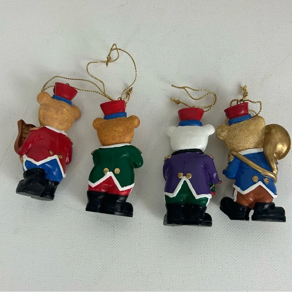 Avon VTG Set of 4 